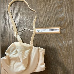 SKIMS 32A NWT Bra